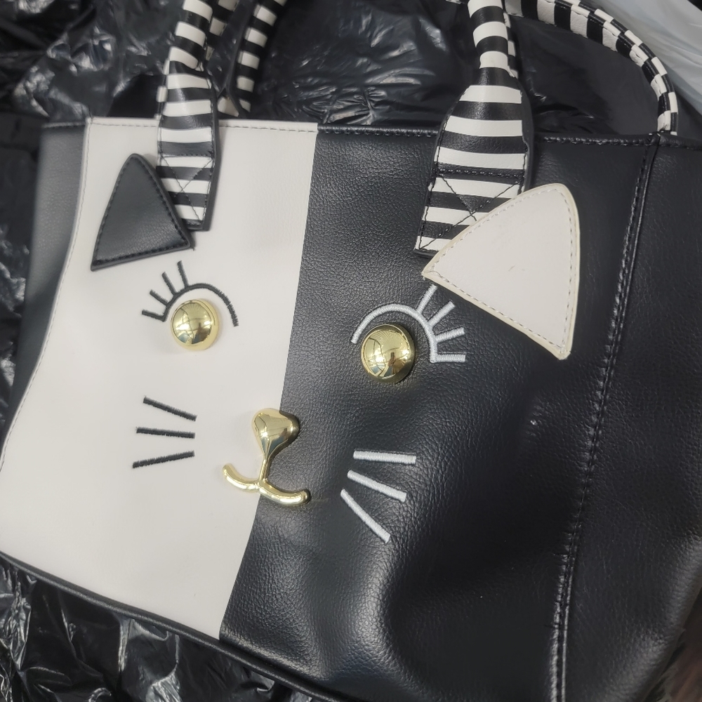 Betsy Johnson I luv Betsy cat purse